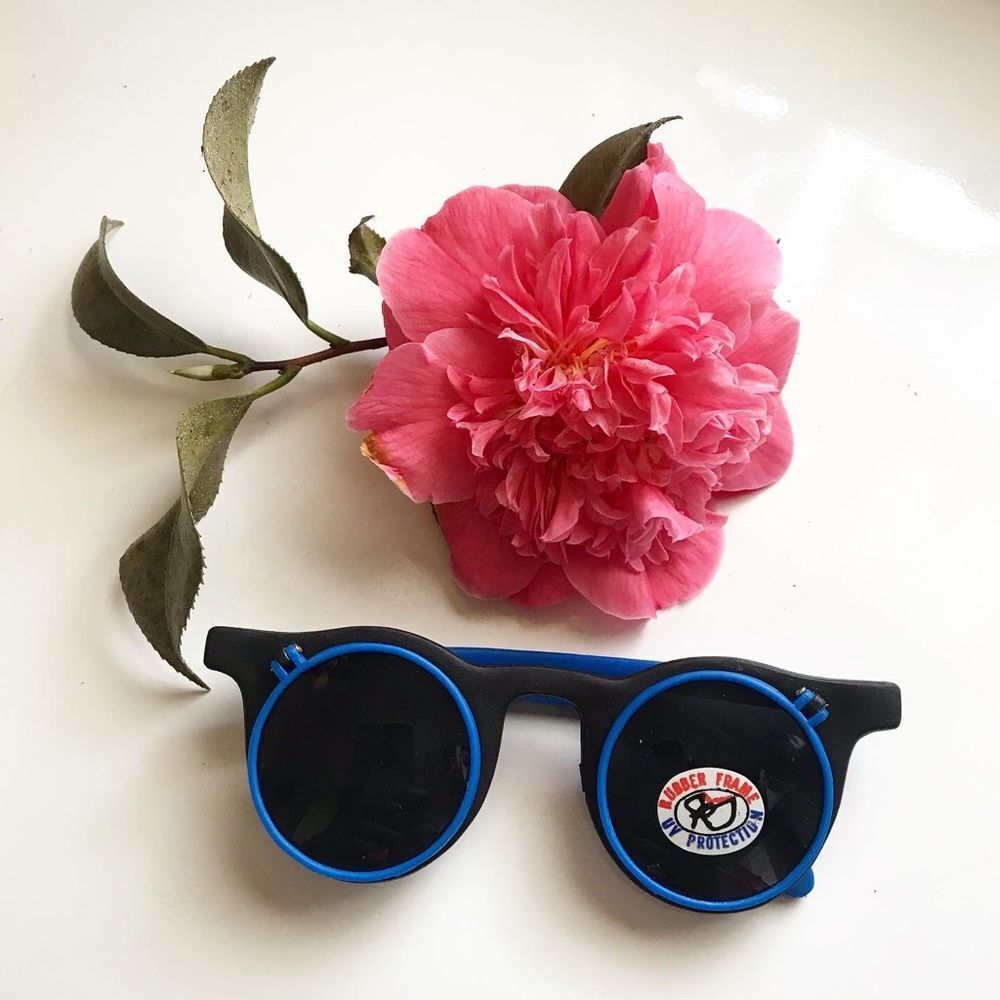 DEADSTOCK 1980’s 80s Vintage Flip Round Sunglasses